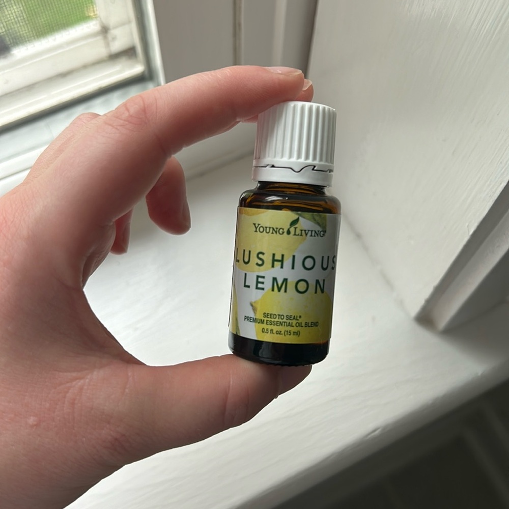 Young Living Lushious Lemon 15 mL Essential Oil Blend
